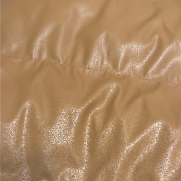 Womens Tan Puffer Vest - Picture 4 of 4